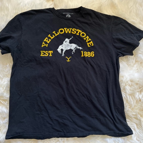 Yellowstone 2x T-shirt - Picture 1 of 1